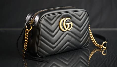 how to tell a real gucci handbag|gucci purse real.